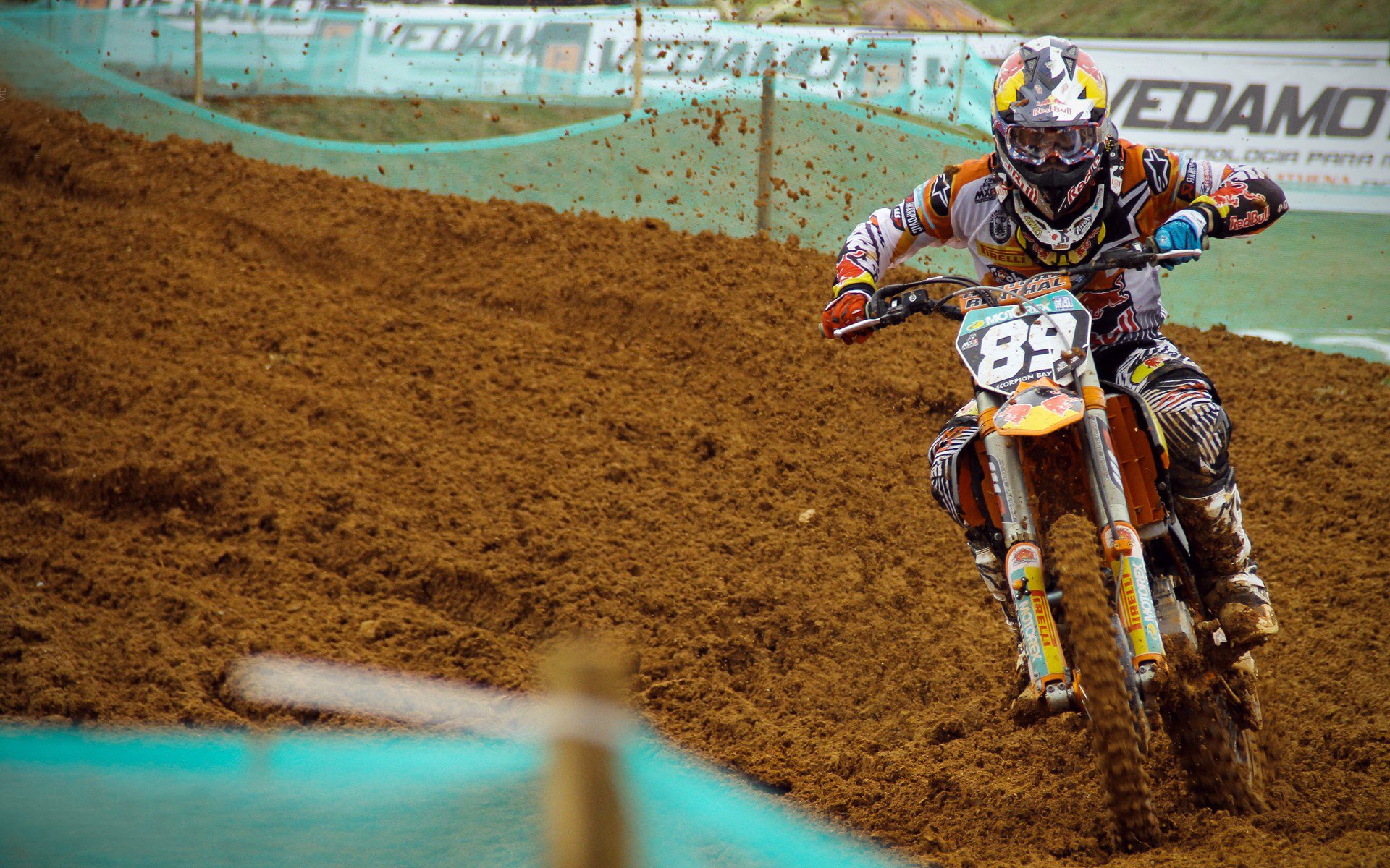 九游游戏中心官网-体育明星进校园活动受师生欢迎，体育明星为主题的海报