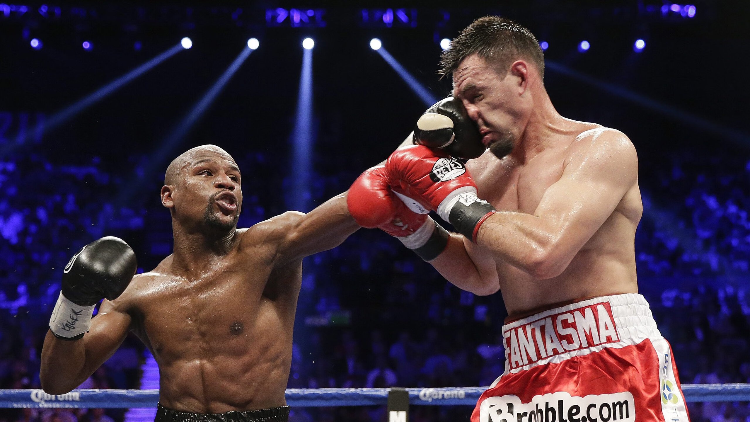 德甲强队攻防俱佳，精彩瞬间频繁出现，德甲强吗